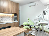MH DENTAL CARE (drg. Made Hendra,S.KG)