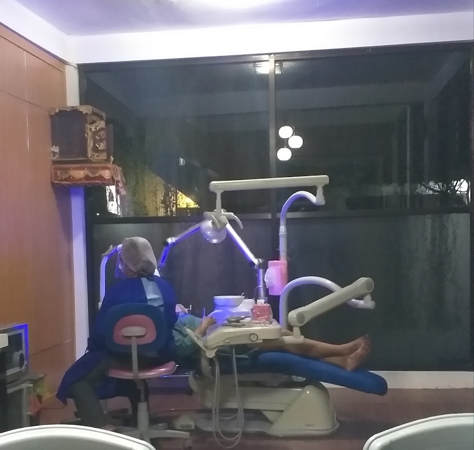 Praktek Dokter Gigi Emy Shintadewi dental clinic
