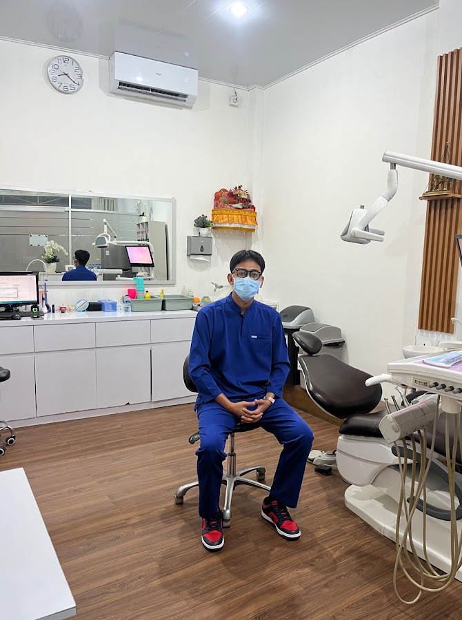 Dokter Gigi Gusti Ngurah Alit Arthana dental clinic