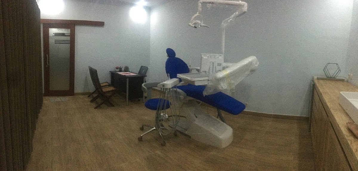 Dokter Gigi I. G A. Dyah Ambrawati dental clinic