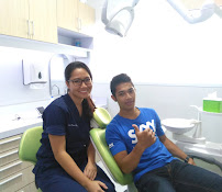 Dentist Dima Putri Saraswati (KITA Dental)