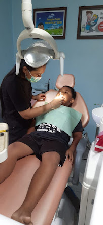 Praktek Gigi Ryanti AB