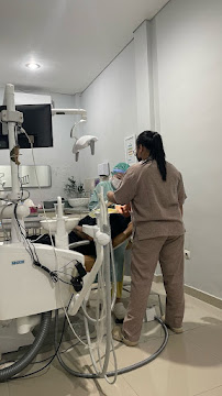 Praktek Dokter Gigi I G.A.P. Oka Sulistyawati P.