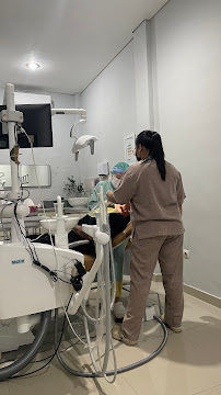 Praktek Dokter Gigi I G.A.P. Oka Sulistyawati P.