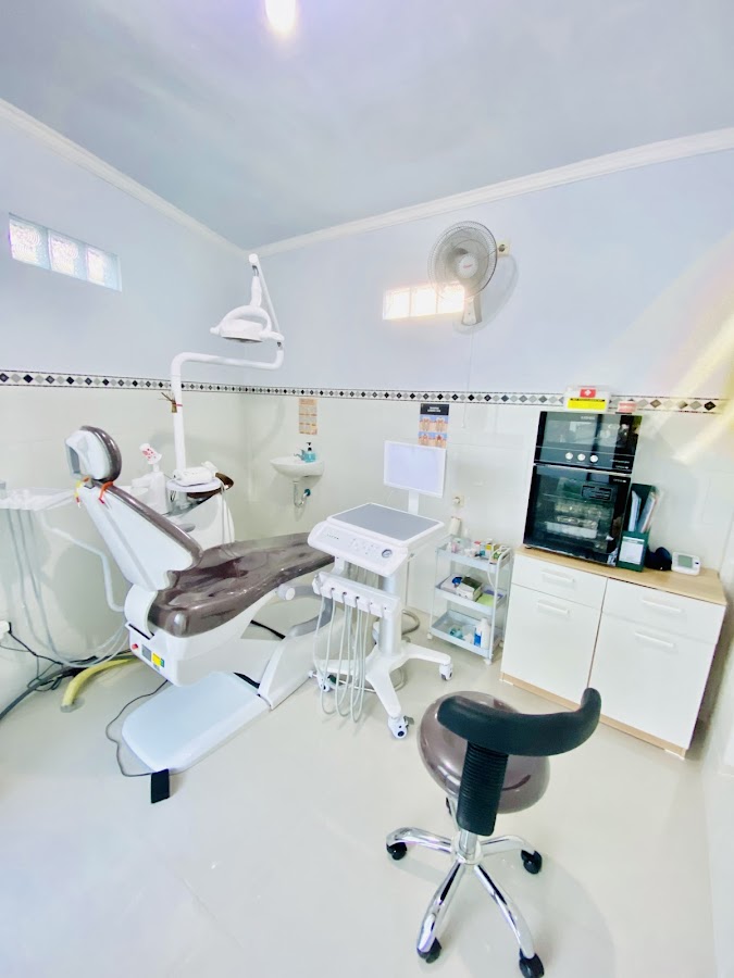 Terapis Gigi Dan Mulut Prg. I Putu Widi Wiantara Amd.kes dental clinic