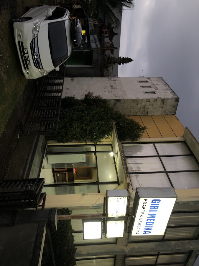 Drg Putu Ratna Kusumadewi G sp.kg dental clinic