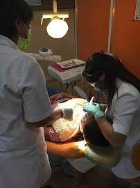 Dokter Gigi Mira (drg. Putu Miratanaya)