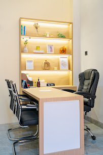 Praktik Dokter Gigi, Dentist (Hita Dental Studio)