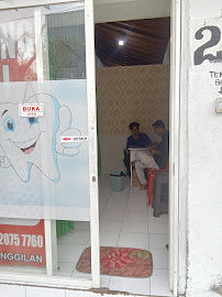TUKANG GIGI SINGARAJA