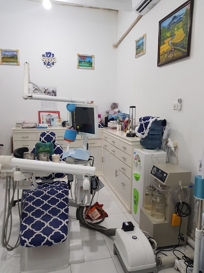 Putu Gia Puspawati dental clinic