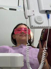 Dokter Gigi Dentist drg. Diana Wardhana & drg.V. A. Laksana