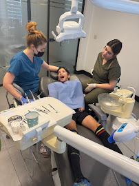 ÖZEL WESTDENT AĞIZ DİŞ HASTANESİ- Türkiye İzmir İmplant Diş Dent Clinic Türkey Dental İmplants in Turkey Zirconium in Turkey
