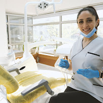 İzmir Dentalizm Ağız ve Diş Sağlığı Polikliniği, Diş Hekimliği