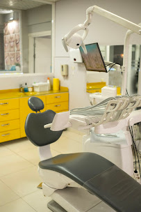 Es-Dent Dental Health Center Izmir