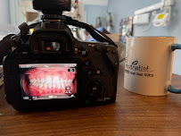 Butik Dental Ortodonti Uzmanı Dr. Yusuf Ozan Topçu Diş Hekimi Dt. Özge Topçu Ortodonti İzmir şeffaf plak tedavi merkezi