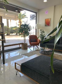 Zel Dentin Az Ve Di Sal Poliklinii Alsancak Ubesi in Izmir
