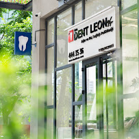 Dent Leon Bayrakl Az Di Sal Ve Mplant Di Poliklinii in Izmir