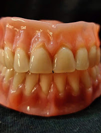 VIGNESH'S DENTAL ZONE (Advanced Implant, RCT, Braces, Pediatric, Invisalign & FMR Centre)