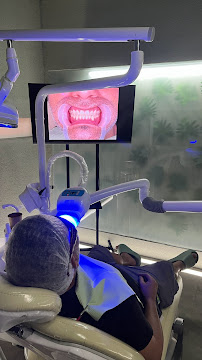 FLOSS Dental Studio