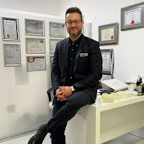 Op. Dr. Mustafa Öksüz İzmir Estetik ve Plastik Cerrahi Meme Estetiği Botox Filler Burun Estetiği Dudak Dolgusu