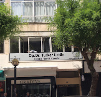 Op. Dr. Türker Üstün Estetik Plastik Cerrahi Kliniği | Jinekomasti İzmir
