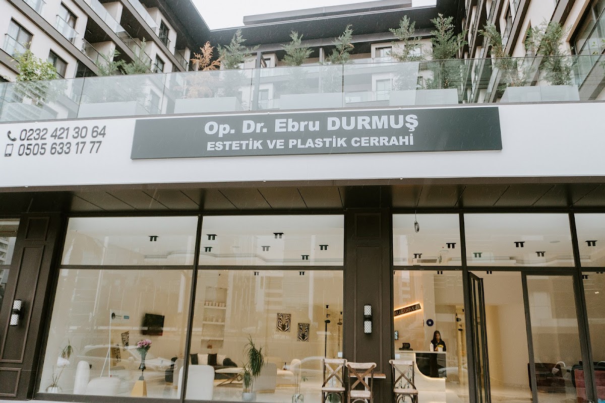 Opr. Dr Ebru Durmu Estetik Cerrah dental clinic in Izmir