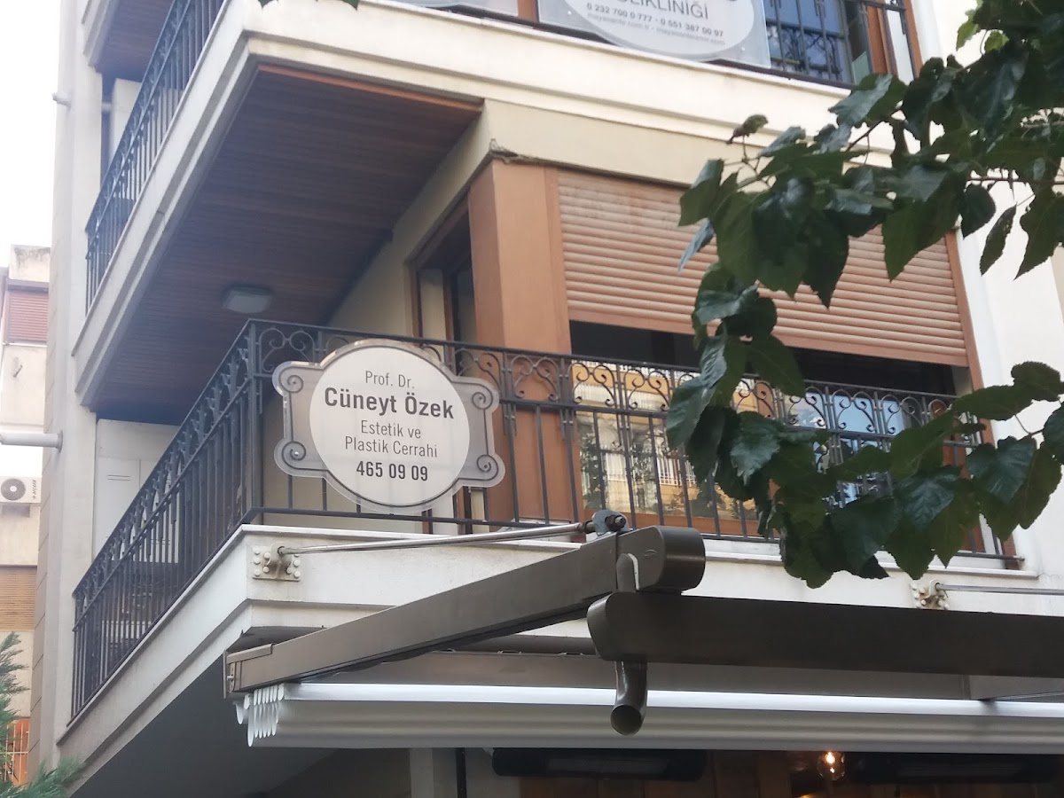 Prof. Dr Cneyt Zek dental clinic