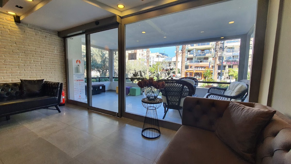 Smiles Zmir dental clinic