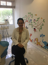 Uzm. Dt. Melike Turgut Cogun Ocuk Di Hekimi Uzman in Izmir