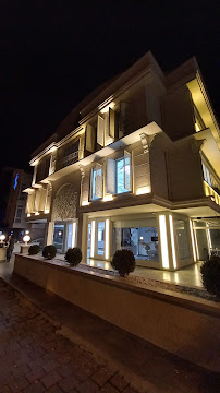 DentaFLY Dental Implant & Smile Studio