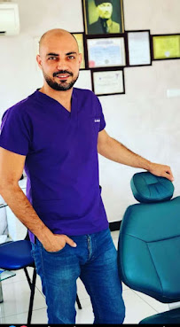 Diş Hekimi Halil Kural (Dentist)