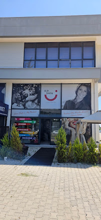 Zahnärztin Dentist Estetik Diş Hekimi Derya Perçin