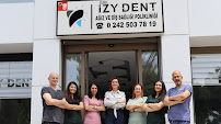 İzy Dentiste Clinique dentaire Turquie : implants, couronnes, facettes. Tourisme dentaire