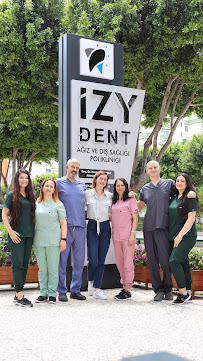 İzy Dentiste Clinique dentaire Turquie : implants, couronnes, facettes. Tourisme dentaire