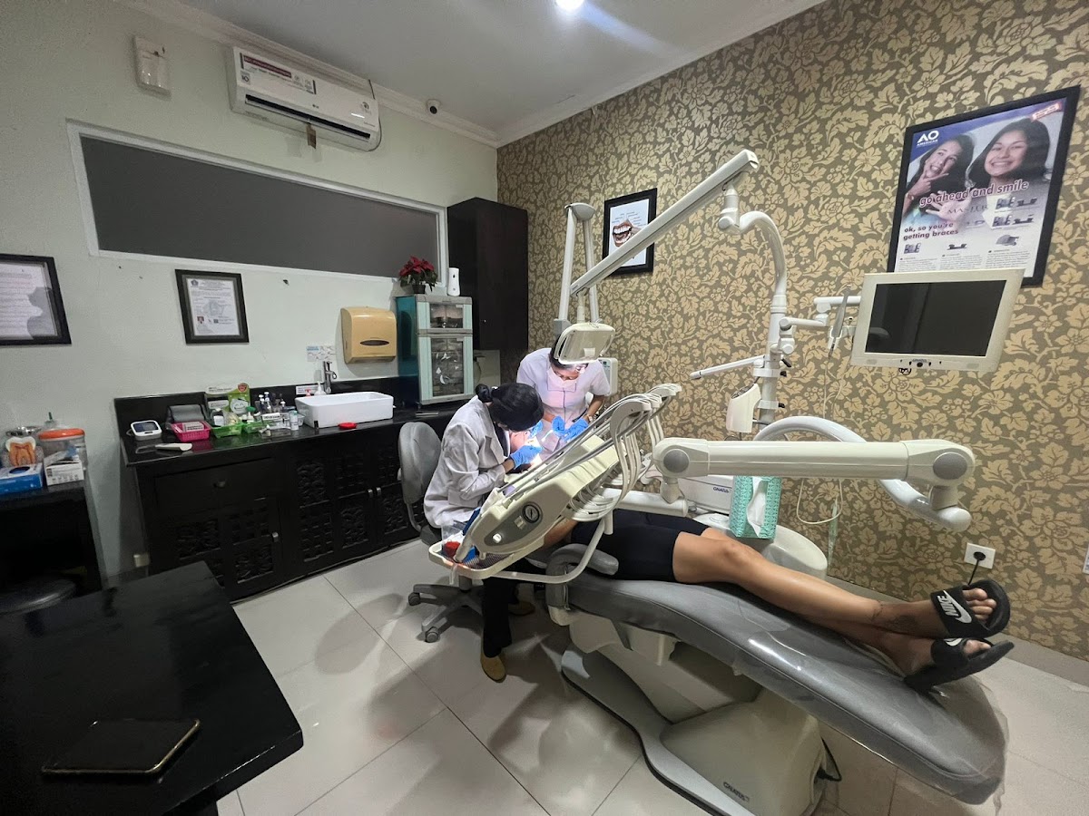 BALI DENTAL KUTA 108 - Bali