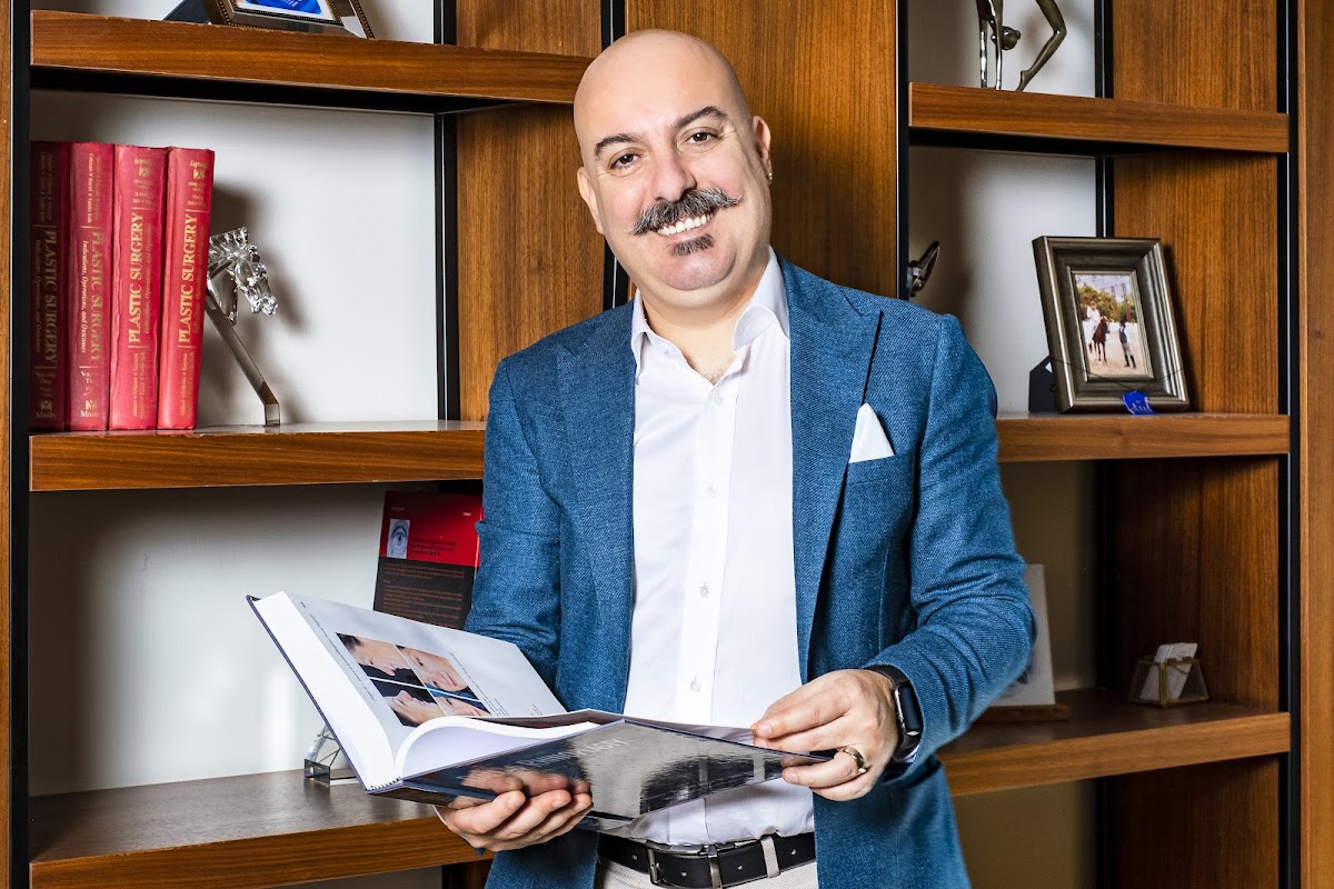 Op Dr Gkhan Zerdem Estetik Ve Plastik Cerrah Antalya dental clinic