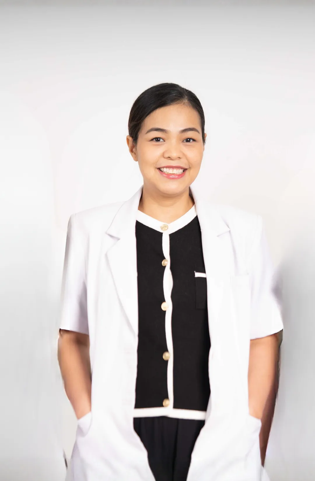 Dentist Adinda Sarasdati - Dentistry