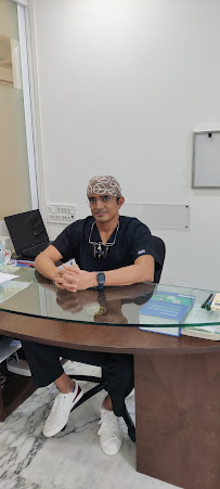 Dr Gautam Laud, Oral Surgeon and Implantologist