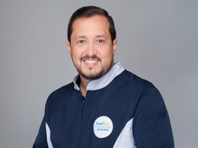 Clinical Director Carlos Mario Betancourt - Dental Aesthetics, Smile Design