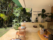 International Smiles / Dental Clinic With A Humane Touch!