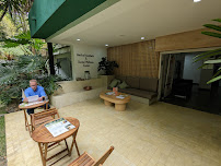 International Smiles / Dental Clinic With A Humane Touch!