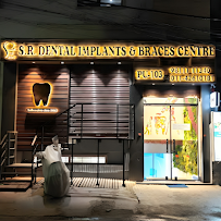 S.R. DENTAL IMPLANTS & BRACES CENTRE
