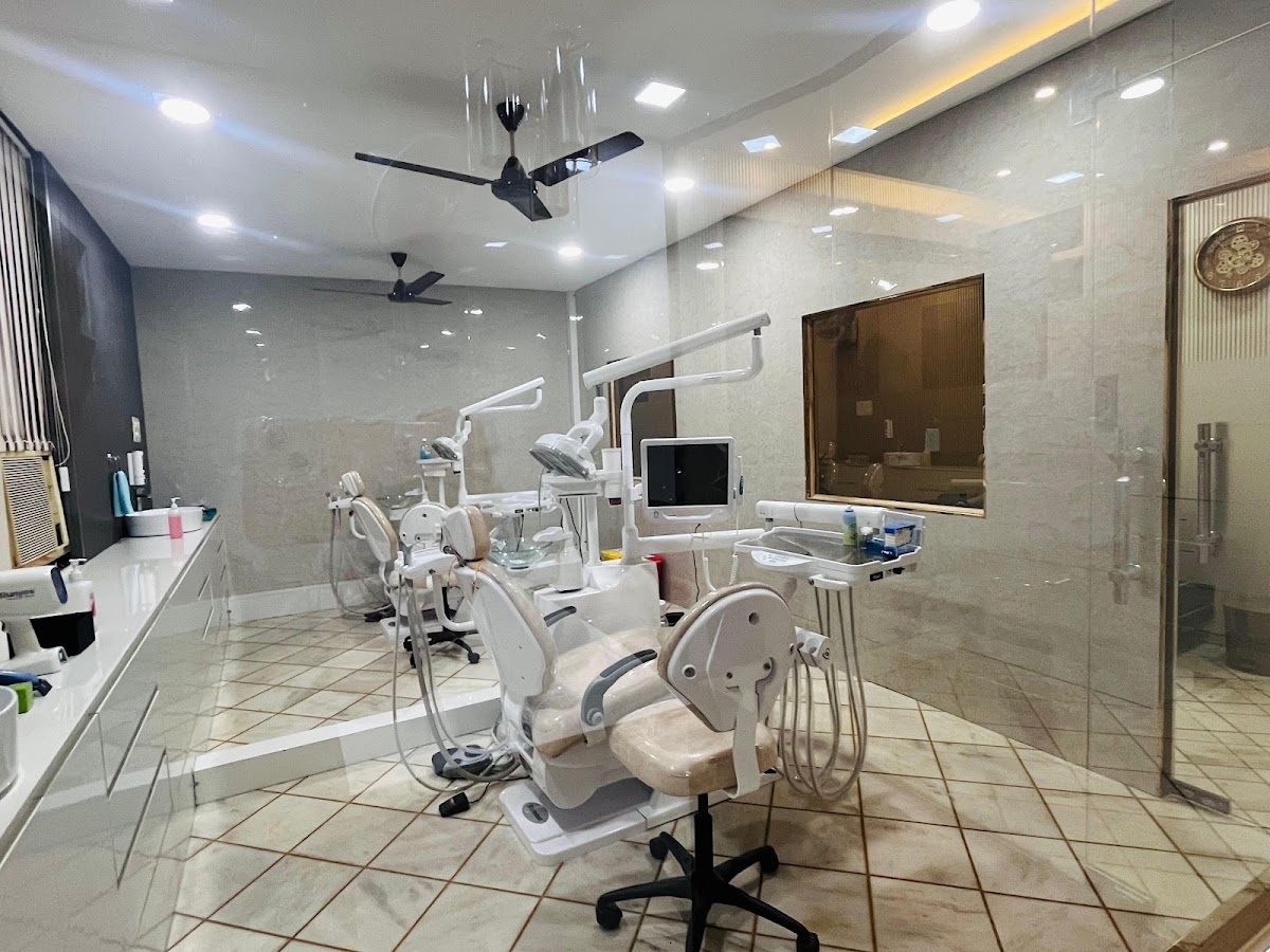 Dentoveda Aesthetic and Implant Centre dental clinic in New Delhi