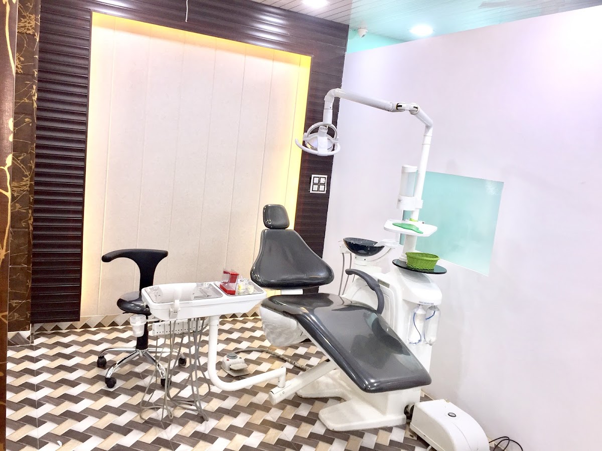 Dr Pandit Dental and Implant Center dental clinic in New Delhi