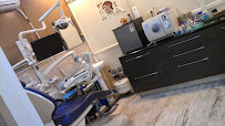 Dr Abhinav Dental and Implant Centre