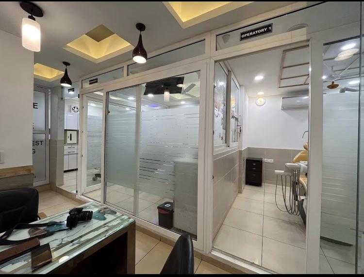 Oraa Care Smile dental clinic in New Delhi