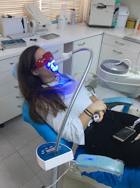 Diş Hekimi Bora Tecimer