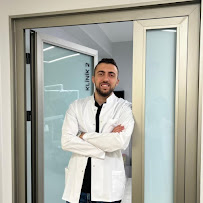 Dt. Sedat Akr Di Hekimi in Izmir