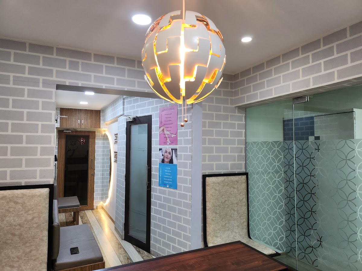Dr Zoya Chowdhary dental clinic in Mumbai
