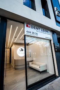 Dent Leon Alsancak Az Di Sal Ve Mplant Di Poliklinii in Izmir